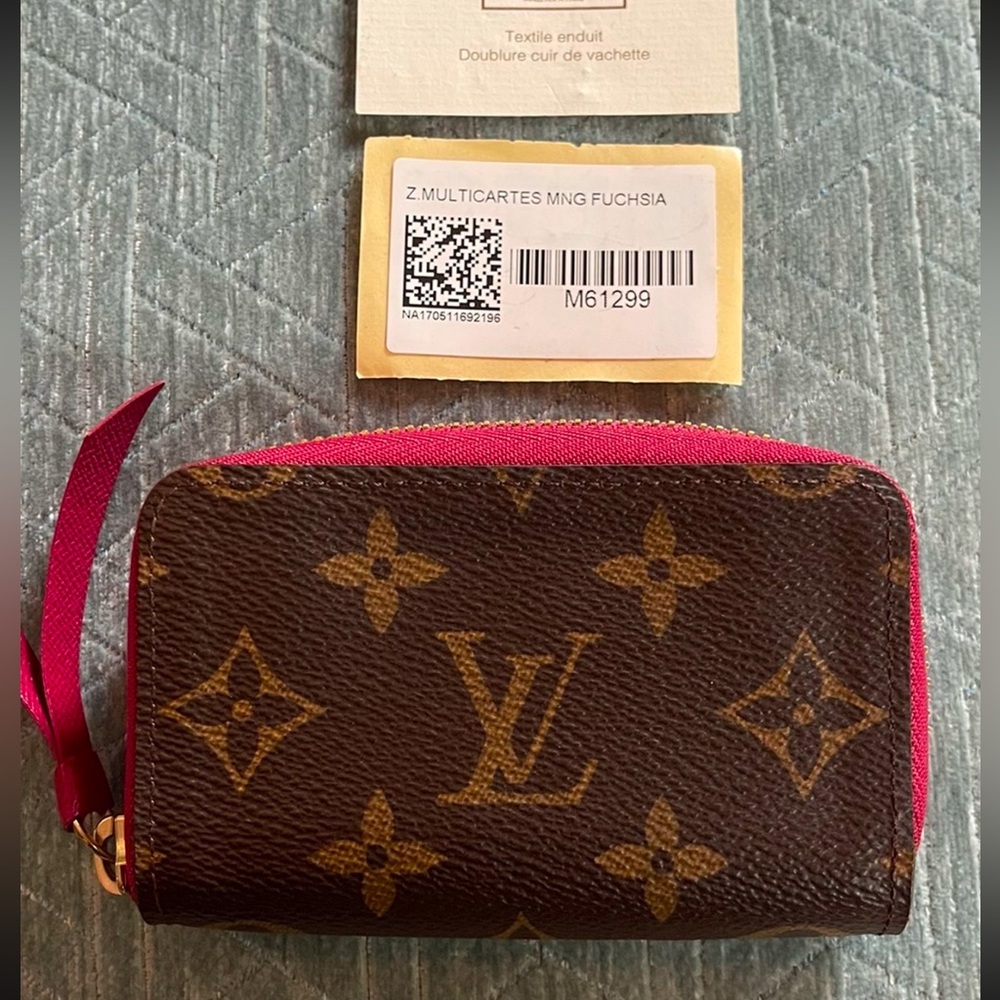 Louis Vuitton zippy multicartes wallet in fuchsia